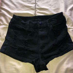 Highwaisted Distressed Black Demin Shorts